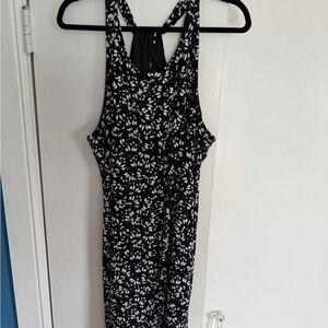 CeCe Monochrome Petal Pattern Dress